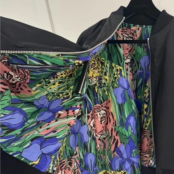 Gucci Jacket Multicolor Reversible
Bomber Poncho / jacket  Leopard Animal Print - Picture 14 of 16